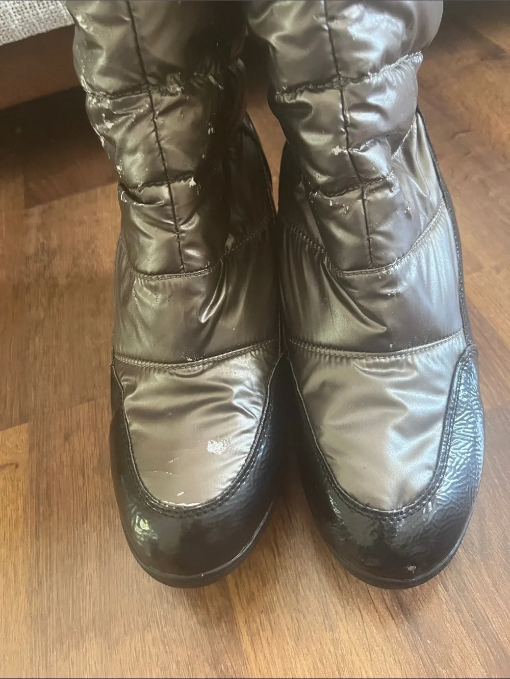 Cougar Gander Wedge Winter Boots Gunmetal Puffer and Black Patent Size 9